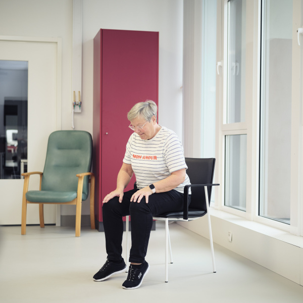 Valpreventie_oefening_zittend_ledematen_3