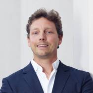 dr. Joeri Barth